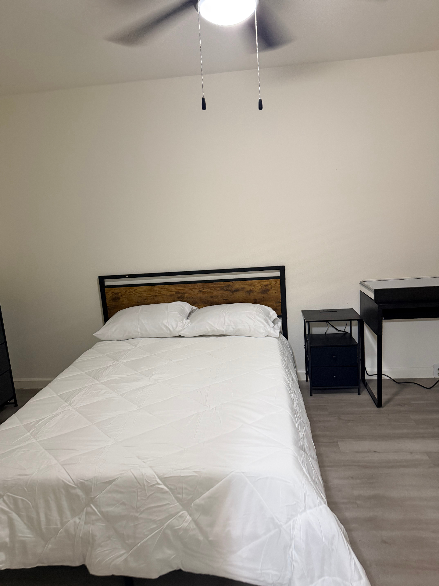 Cosby House — furnished private bedroom with queen bed, nightstand and desk