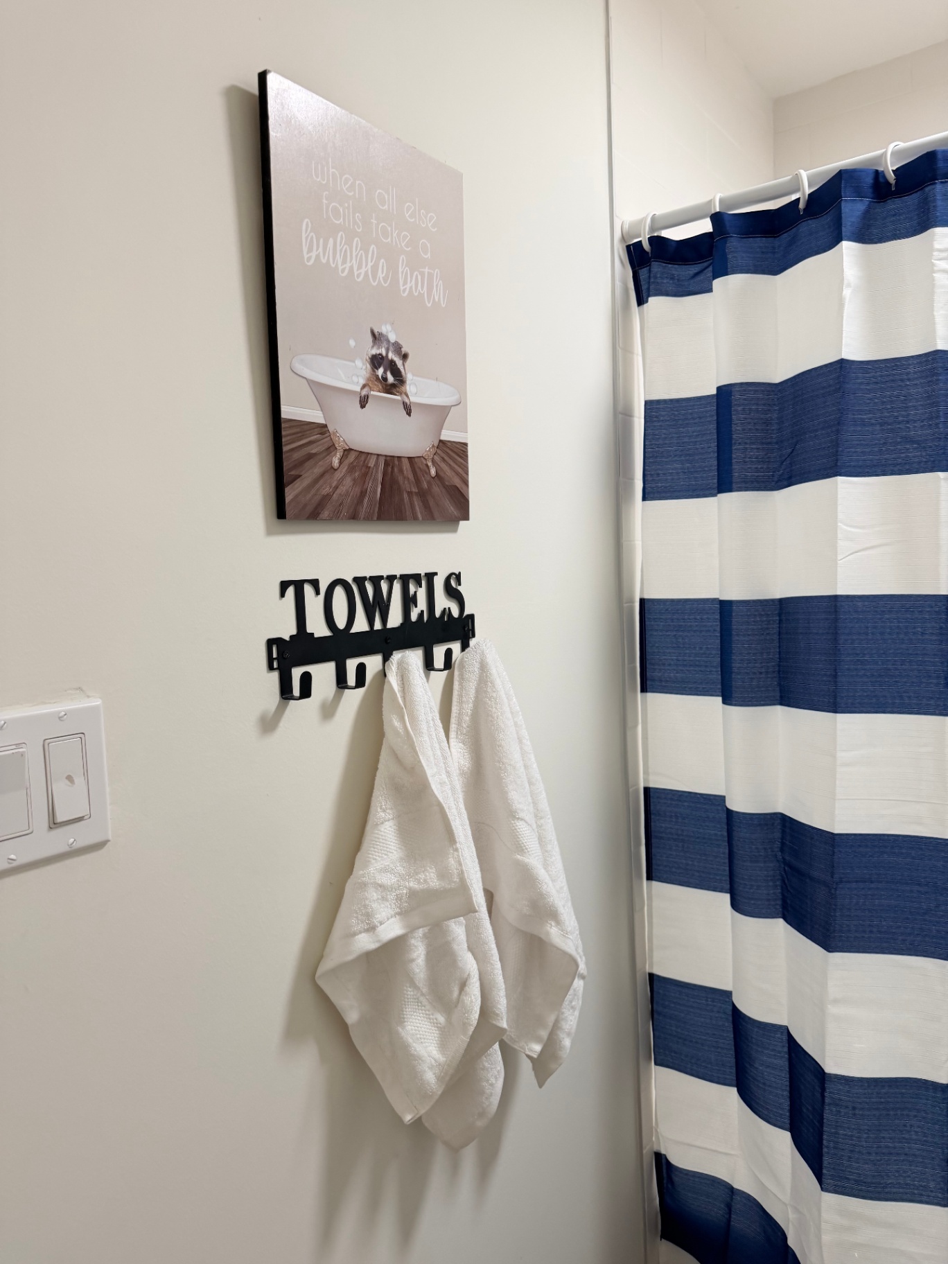 Fairgreen House — bathroom with towels and shower