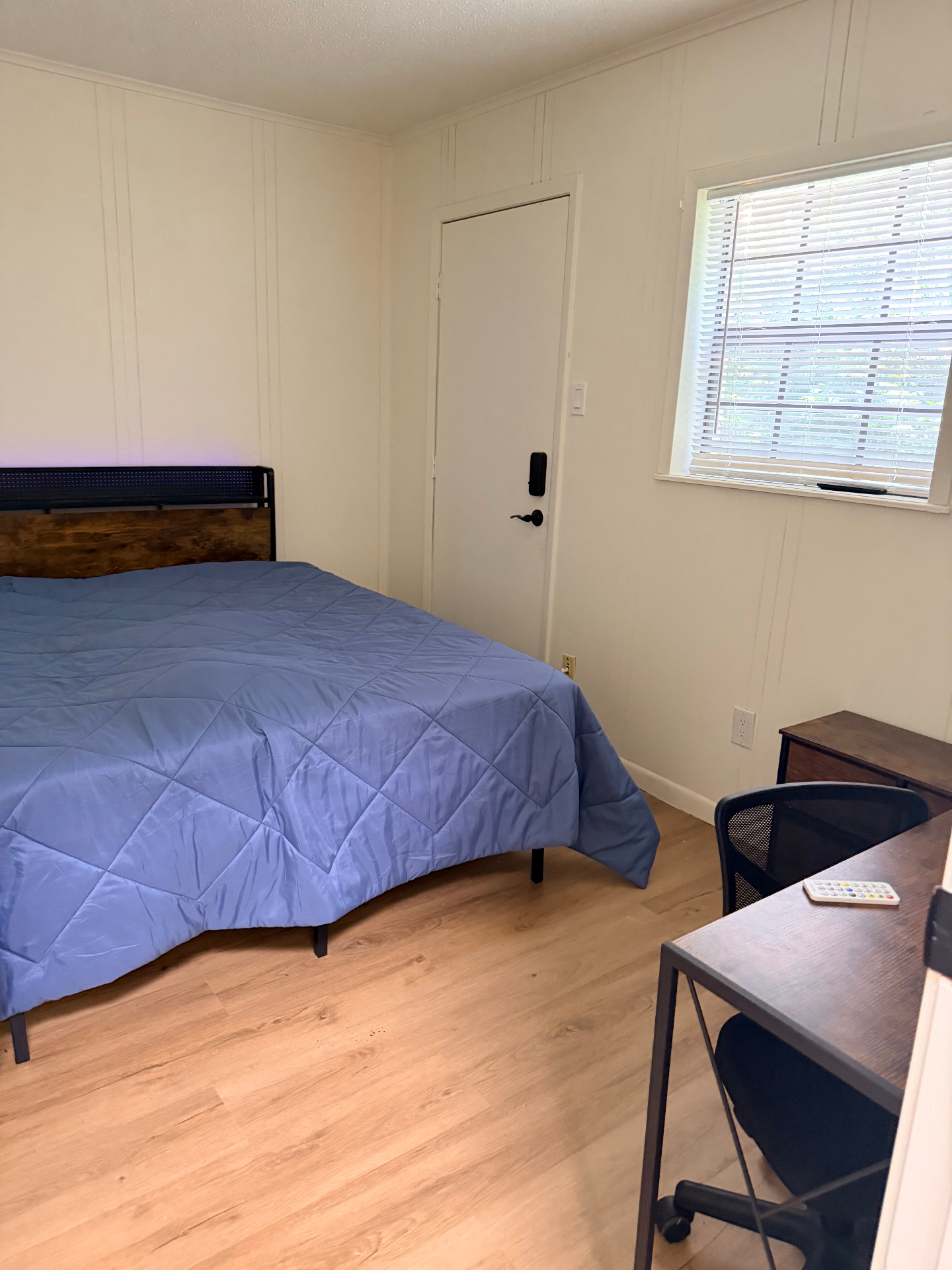 Fairgreen House — private bedroom with desk and natural light